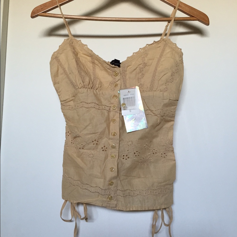 Eyelet top NWT
